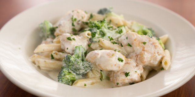 Chicken Ziti & Broccoli Alfredo