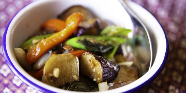 Spicy Eggplant Stir-Fry  (Pad Keng Keaw)
