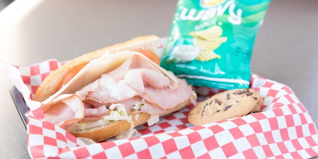 New York Yankee Boxed Lunch