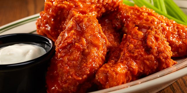 Bennigan's Premium Buffalo Wings