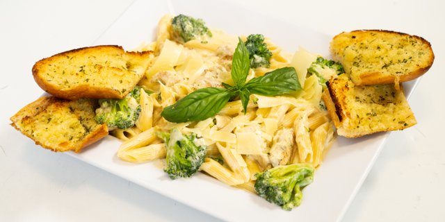 Chicken Ziti Broccoli Alfredo