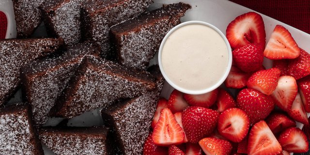 Brownie & Berry Tray