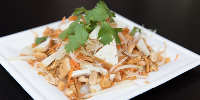 Vegetarian Green Papaya Salad w/ Tofu