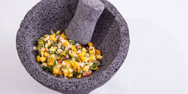 Chips & Mango Pico de Gallo