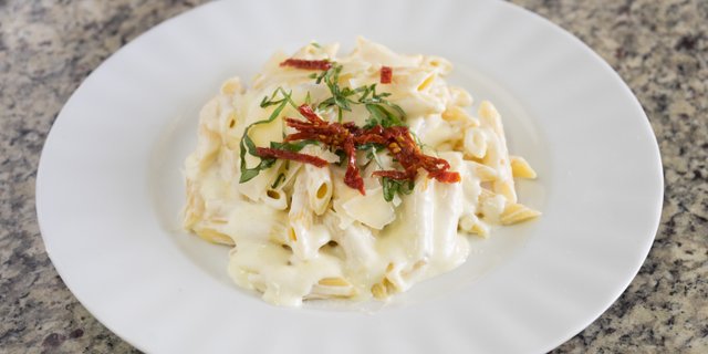 Penne w/ Alfredo Sauce