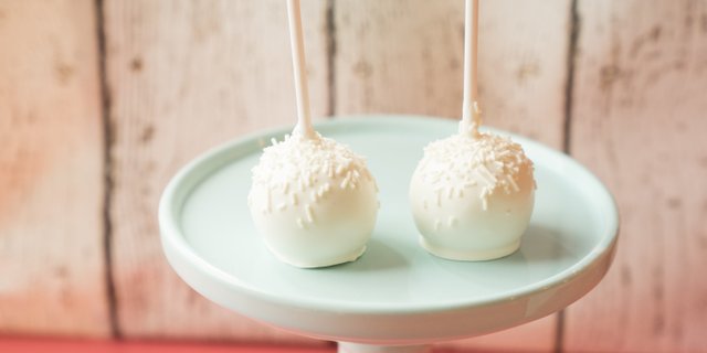Vanilla Cake Pops