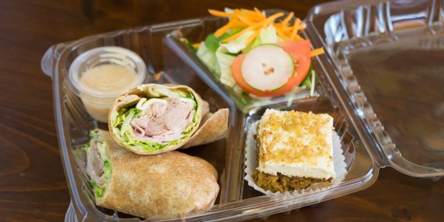 Menu #4 Sandwiches w/ Salad