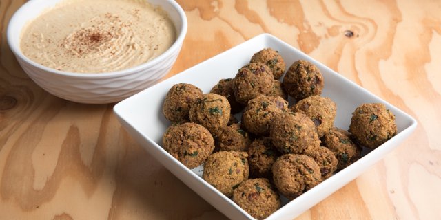 Falafel & Hummus