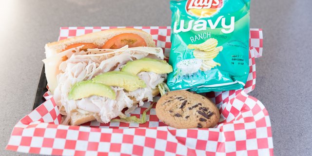 Hampton Boxed Lunch