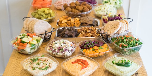 Hummus & Pita Extravaganza