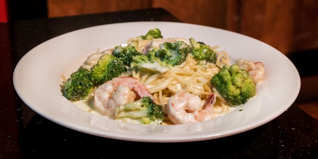 Shrimp & Broccoli Alfredo