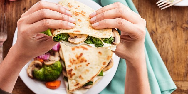 Spinach & Mushroom Piadina Boxed Lunch