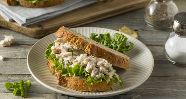 Lake’s Metro Deli