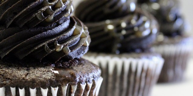 Triple-Threat Cupcake