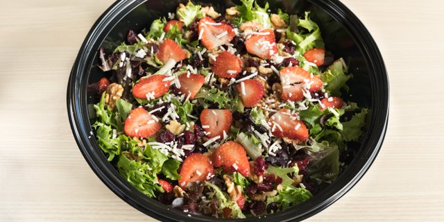 Strawberry-Walnut Salad