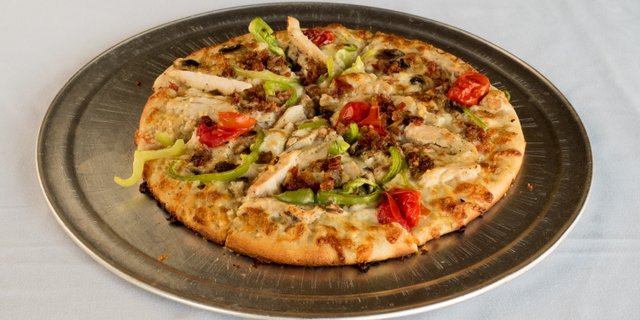Garlic Chicken & Bacon Pizza