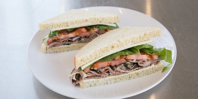 Classic Roast Beef Sandwich