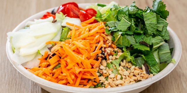 Thai Peanut Group Salad