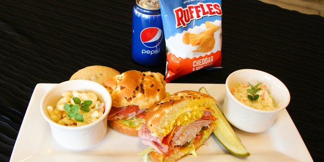 Sandwiched Box Lunch