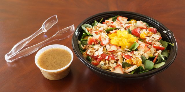 Sweet Strawberry, Mango & Spinach Group Salad