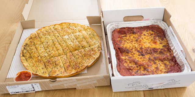 Baked Lasagna w/ Breadsticks