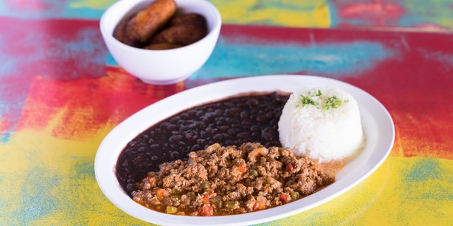 Homestyle Ground Beef Combo Platter