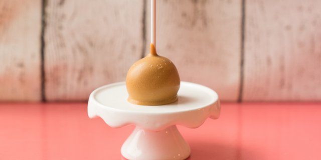 Salted Caramel Cake Pops