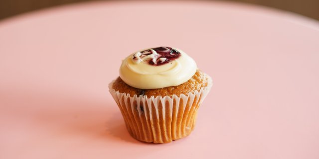 Blueberry Cheesecake Cupcake