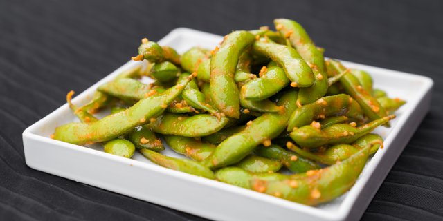 Spicy Garlic Edamame