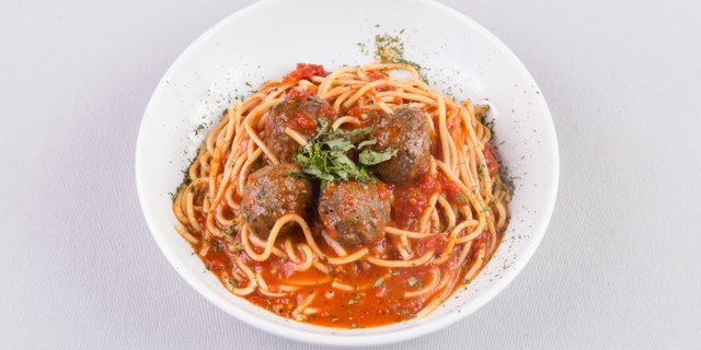 Spaghetti w/ Meatballs