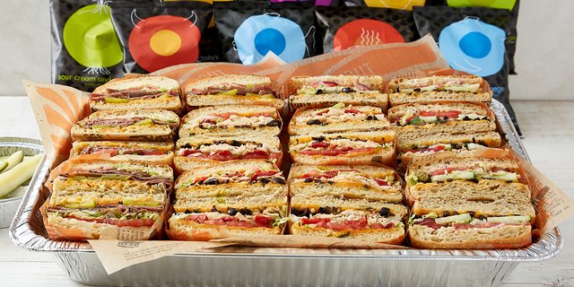 Oven-Baked Sandwich Tray w/ Chips