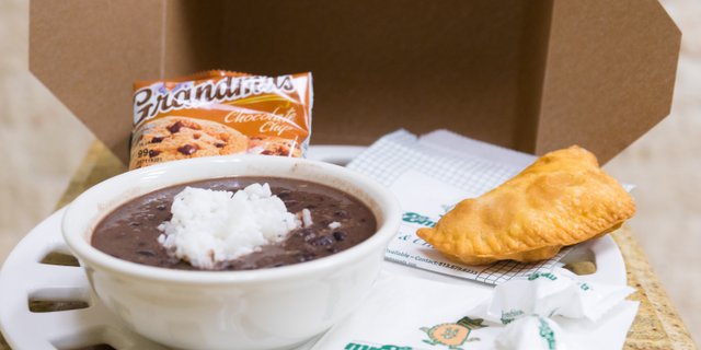 Empanada & Black Beans Boxed Lunch