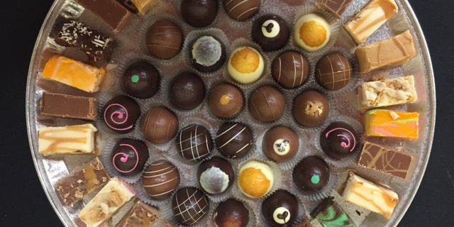 Large Fudge & Truffle Combo Platter
