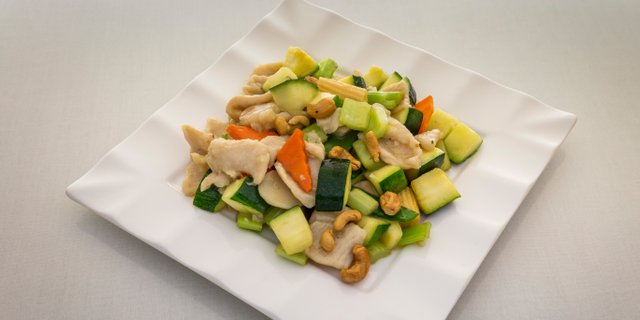 Chicken w/ Cashews