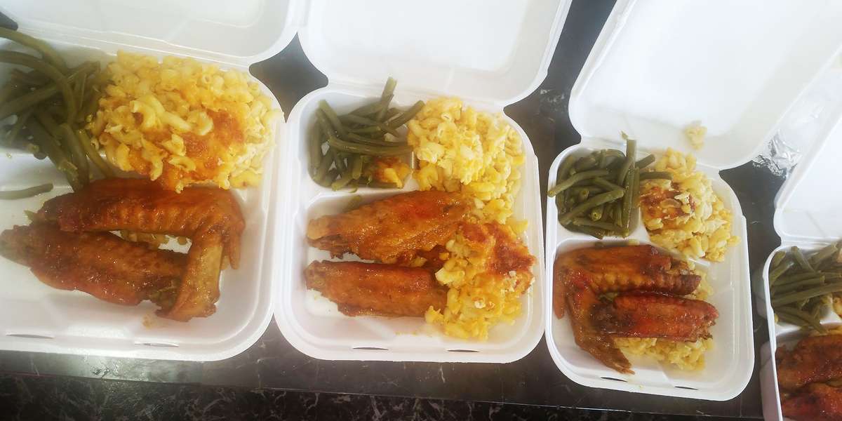 Lakia's Famous Turkey Wings