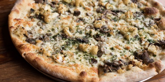 Mushroom & Roasted Cauliflower Pizza