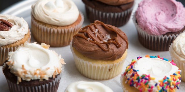 Assorted Cupcake Party Platter