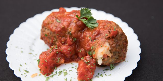 Baked Manicotti & Meatballs
