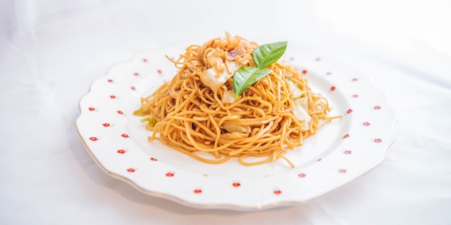 Indonesian Fried Egg Noodles