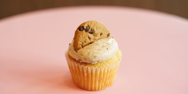 Cookie Dough Cupcake