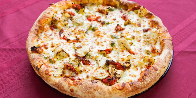 Pesto di Pollo Pizza