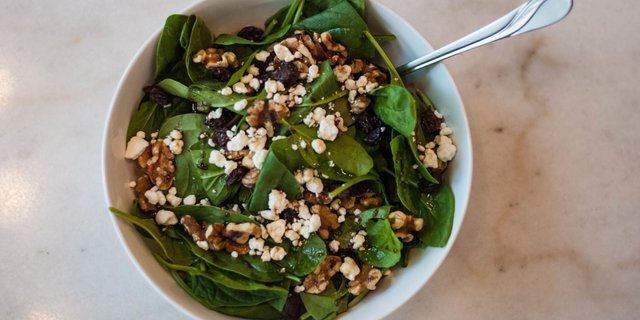 Spinach & Goat Cheese Salad