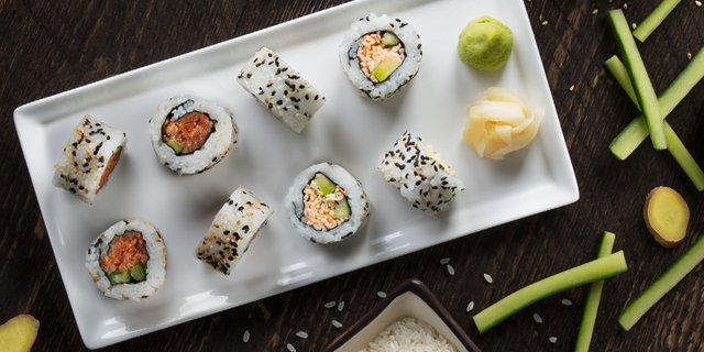 California Roll & Spicy Tuna Roll Combo