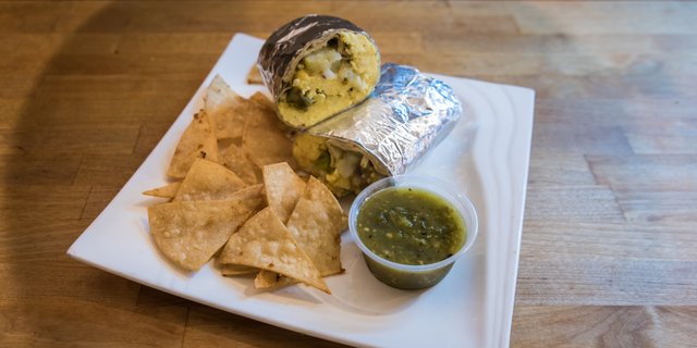 Huevos con Papas Breakfast Burritos