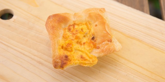 Bacon, Egg & Cheese Croissant Muffin