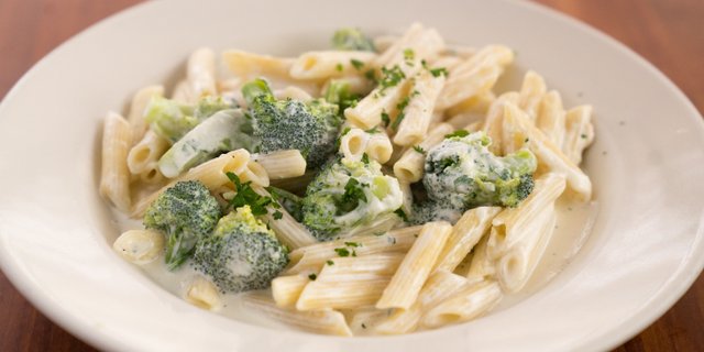 Ziti & Broccoli Alfredo