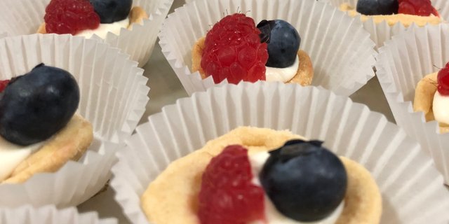 Tiny Tart Mix Bites Box