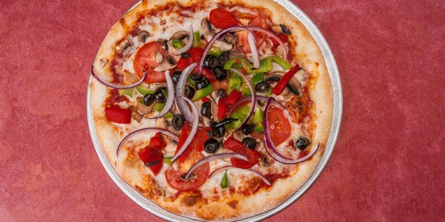 Veggie Deluxe Pizza