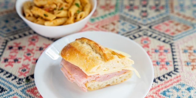 Petite Bistro Box