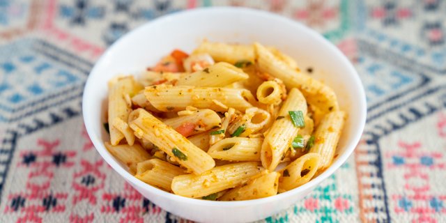 Tomato-Basil Pesto Pasta Salad